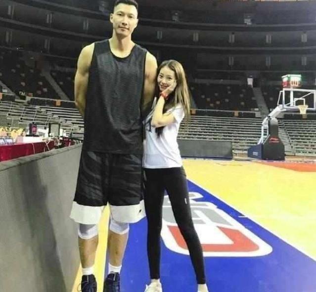谁被称为CBA最美篮球宝贝?