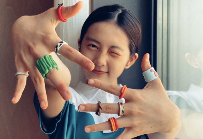 孙莉在微博晒出多多自己做的戒指，你和妈妈之间有什么暖心的故事？