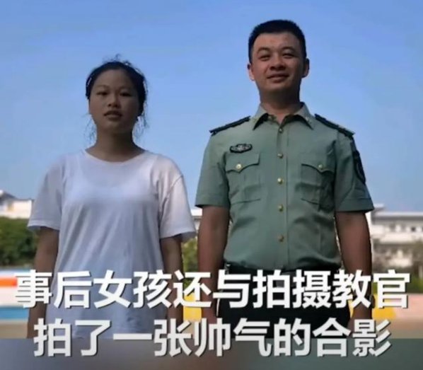 广西女生军训马蜂爬嘴纹丝不动，家长都希望孩子这样吗？