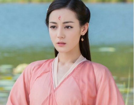 迪丽热巴“九尾”造型梦回《三生三世》,她有多适合这一造型?