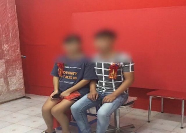 逃犯自首求先领证结婚，民警当证婚人，你支持这种做法吗？