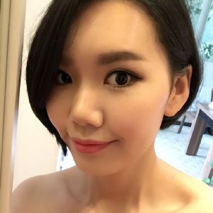 李依依的人物简介