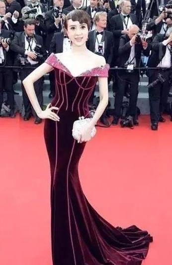 以前“毯星”，现在“讲星”，去联合国发言成为新镀金方式了吗？
