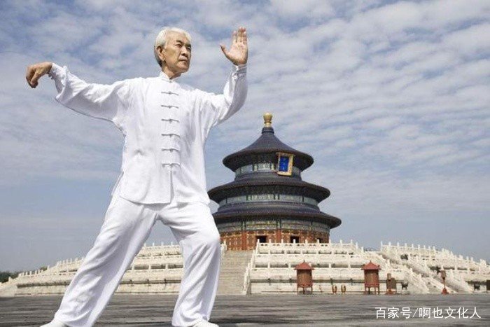 周口一“大师”表演铁头劈砖翻车，导致他翻车的原因是什么？