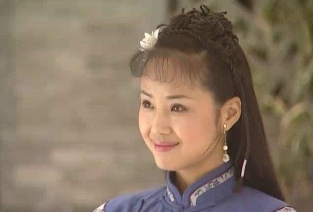 妃子沐浴时有很多人服侍，她们不会觉得尴尬吗？