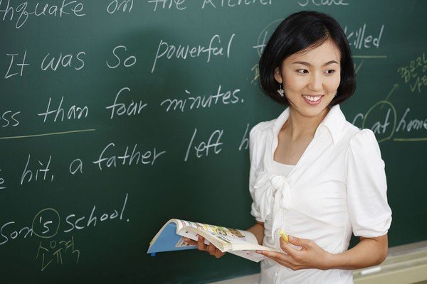 深圳近30万年薪招聘中小学教师，为什么有的地区还免考都招不满呢？