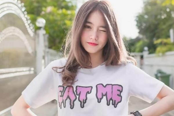女生给我发了个v，什么意思？