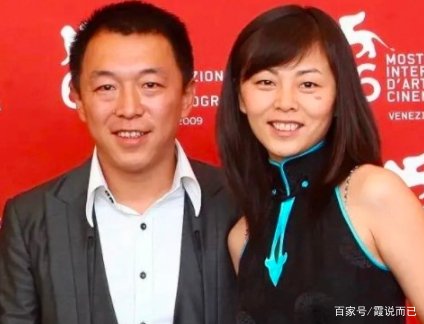 黄渤回应与女子挽手，称是自己的经纪人，对此你怎么看？
