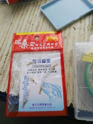 鱼乐无限帆漂737在抗风浪抗流水方面表现如何？