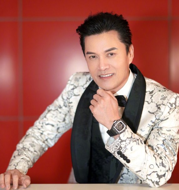 吕良伟与小33岁徐冬冬演情侣，你觉得吕良伟状态如何？
