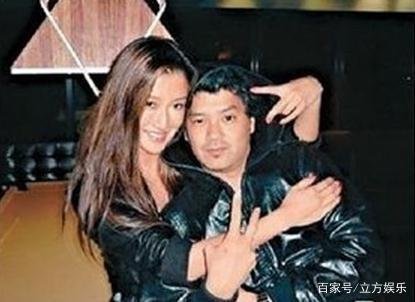 妹妹看起来比哥哥还老，36岁未婚的谢婷婷到底经历了啥？