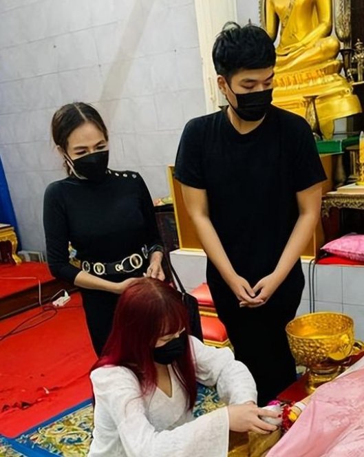 泰国百万粉丝电竞女主播被噎死，事情的真相是什么样的？