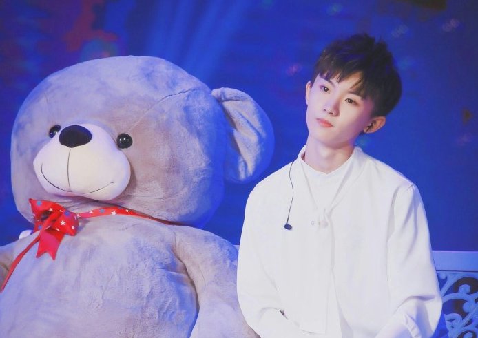 打着“明星学霸”人设圈粉，高考数学仅25分！官媒：误人子弟！他是谁呢？