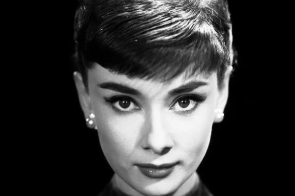 奥黛丽赫本的电影有哪些？