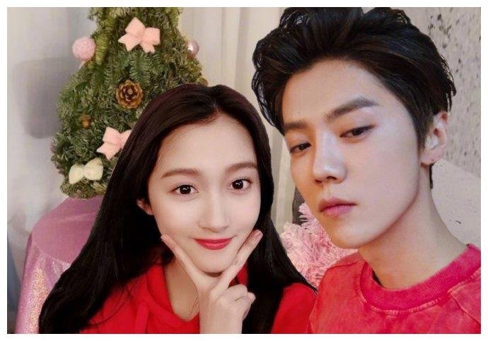 陈佩斯节目中爆料鹿晗和关晓彤已被父母催婚，两人好事将近了吗？