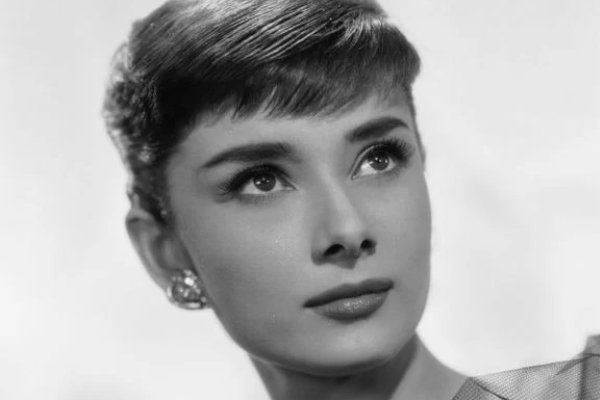 奥黛丽赫本的电影有哪些？