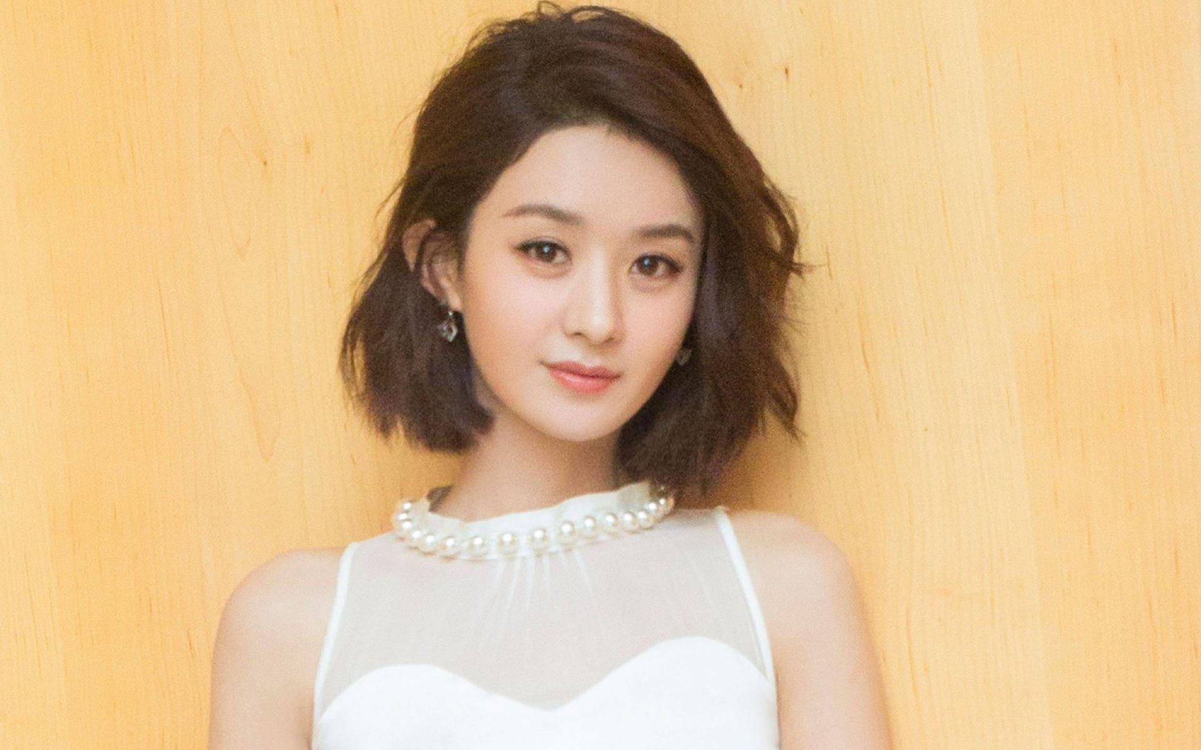 赵丽颖粉色挑染直发迷人，这样的赵丽颖你喜欢吗？