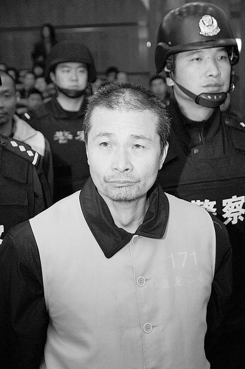 虞关荣从农民到黑老大，4年涉案40亿，他经历了什么？