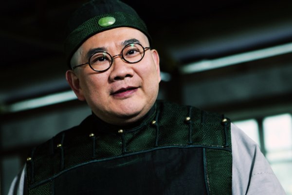 曹可凡和王冠是夫妻吗