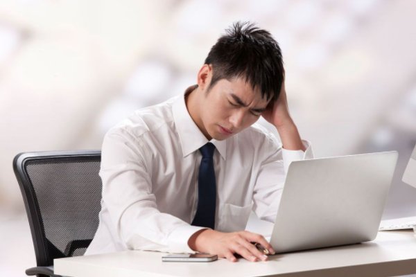 淮安陈先生因工作调动被气出胃穿孔，这事究竟怪谁？