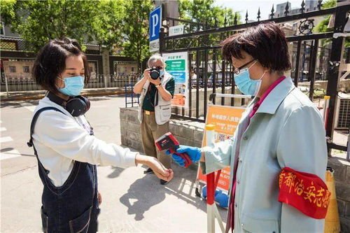 武汉藁城区一大妈出小区遭拒后辱骂保安，此举给防疫工作造成了怎样的影响？