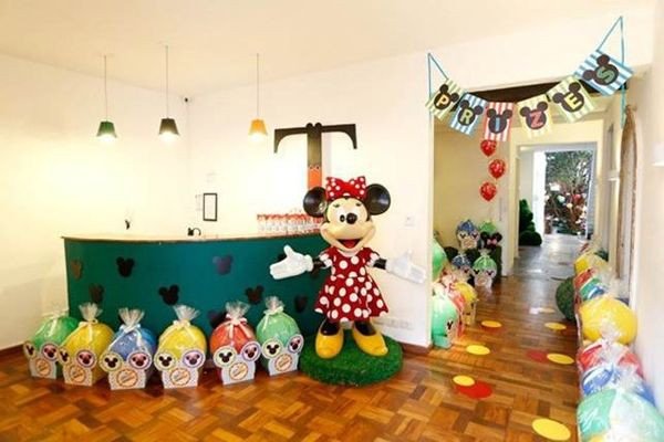 平均消费在5万元！如何看待家长为小学生办“天价”生日宴?