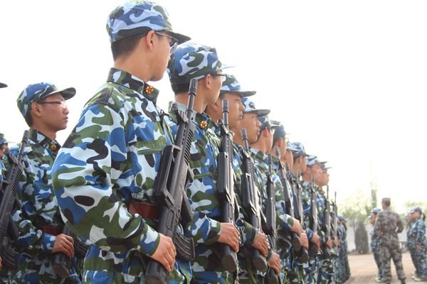 大一男生军训跳《极乐净土》，你觉得男生跳的怎么样？