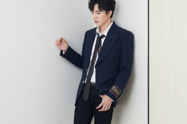 刘宇宁现场量腿长113厘米，腿长的人有哪些优势？