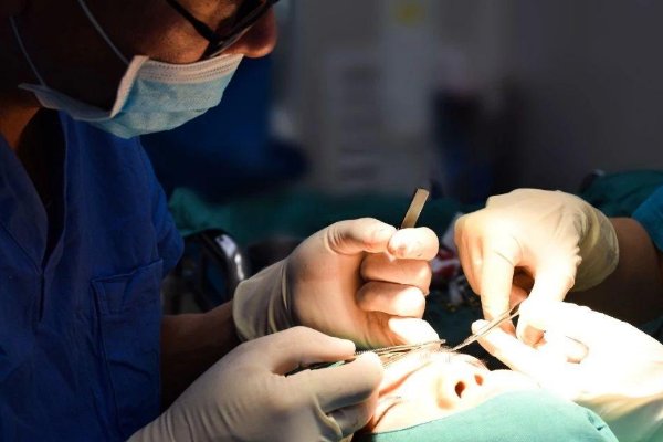 高考生暑期扎堆割双眼皮，其中男生占比多少？