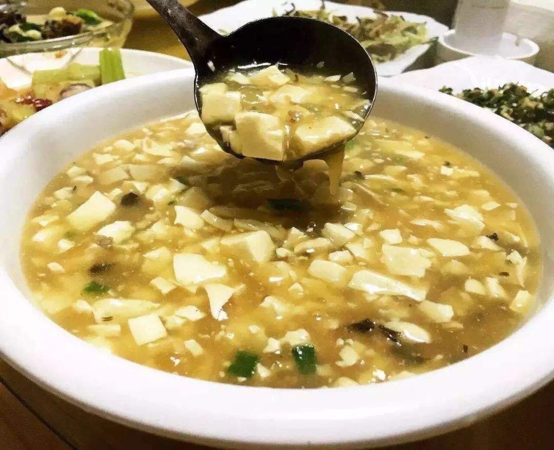 西施豆腐是哪里的菜？这里的豆腐可以用普通的老豆腐吗？