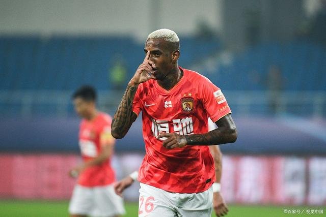 广州恒大2020赛季亚冠出局中超夺冠，卡纳瓦罗最大的问题是什么？