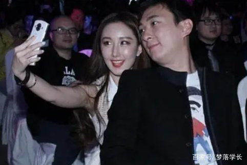 十八线女艺人，李泽楷对她朝思暮想，林丹为她抛下怀孕的老婆 ，究竟是谁？