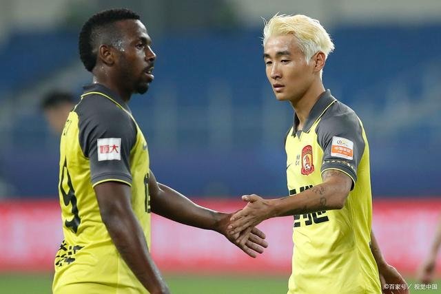 广州恒大2020赛季亚冠出局中超夺冠，卡纳瓦罗最大的问题是什么？