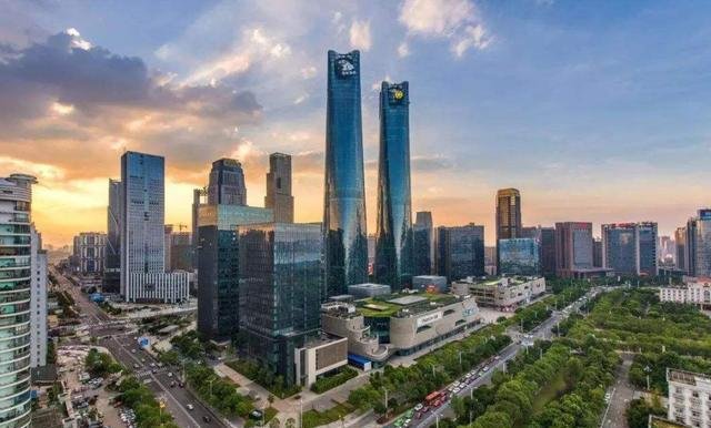 中部省份中，哪个省综合经济实力最强？为什么？