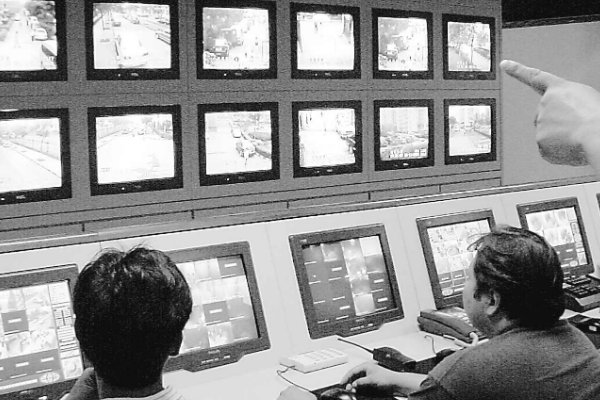 坠楼女婴或成脑瘫，孩子究竟是不是家长的私产？