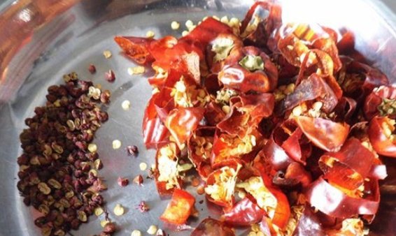 辣子鸡的制作方法视频