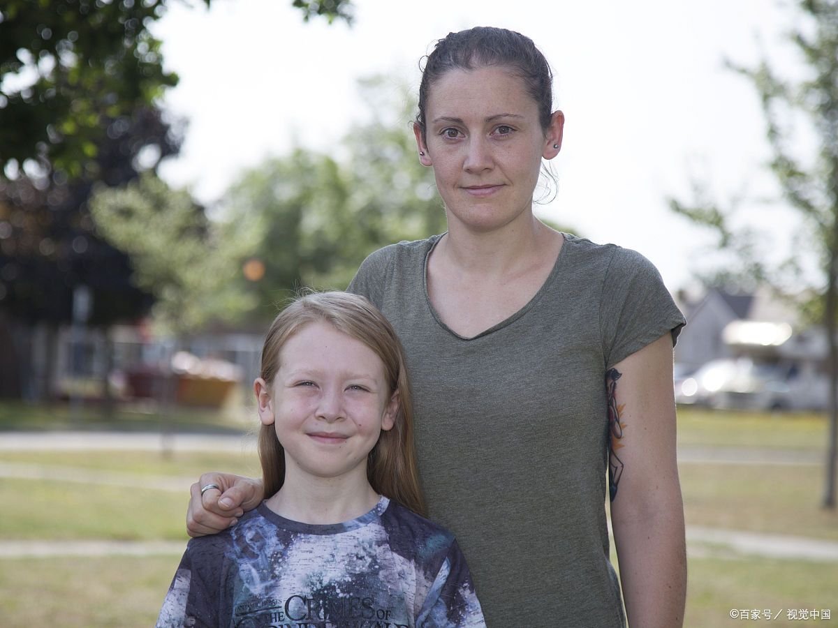 我家孩子上小学二年级了，孩子性格有些内向，小朋友不和我家孩子玩怎么办？