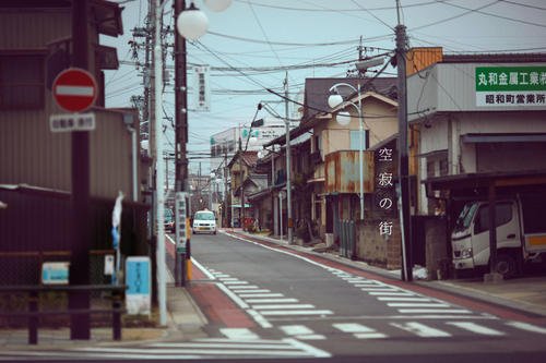 全球多国通胀，日本物价却跌跌跌，会造成哪些后果？