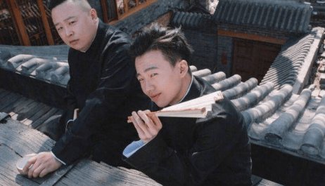 赵本山和姜昆是好兄弟不怎么联系，赵本山回应可能和郭德纲有关，咋回事？