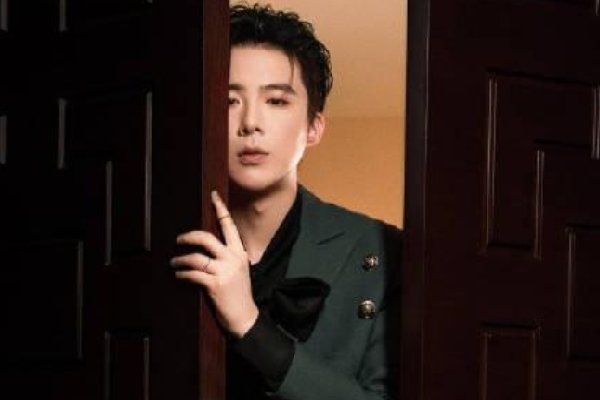 刘宇宁现场量腿长113厘米，腿长的人有哪些优势？