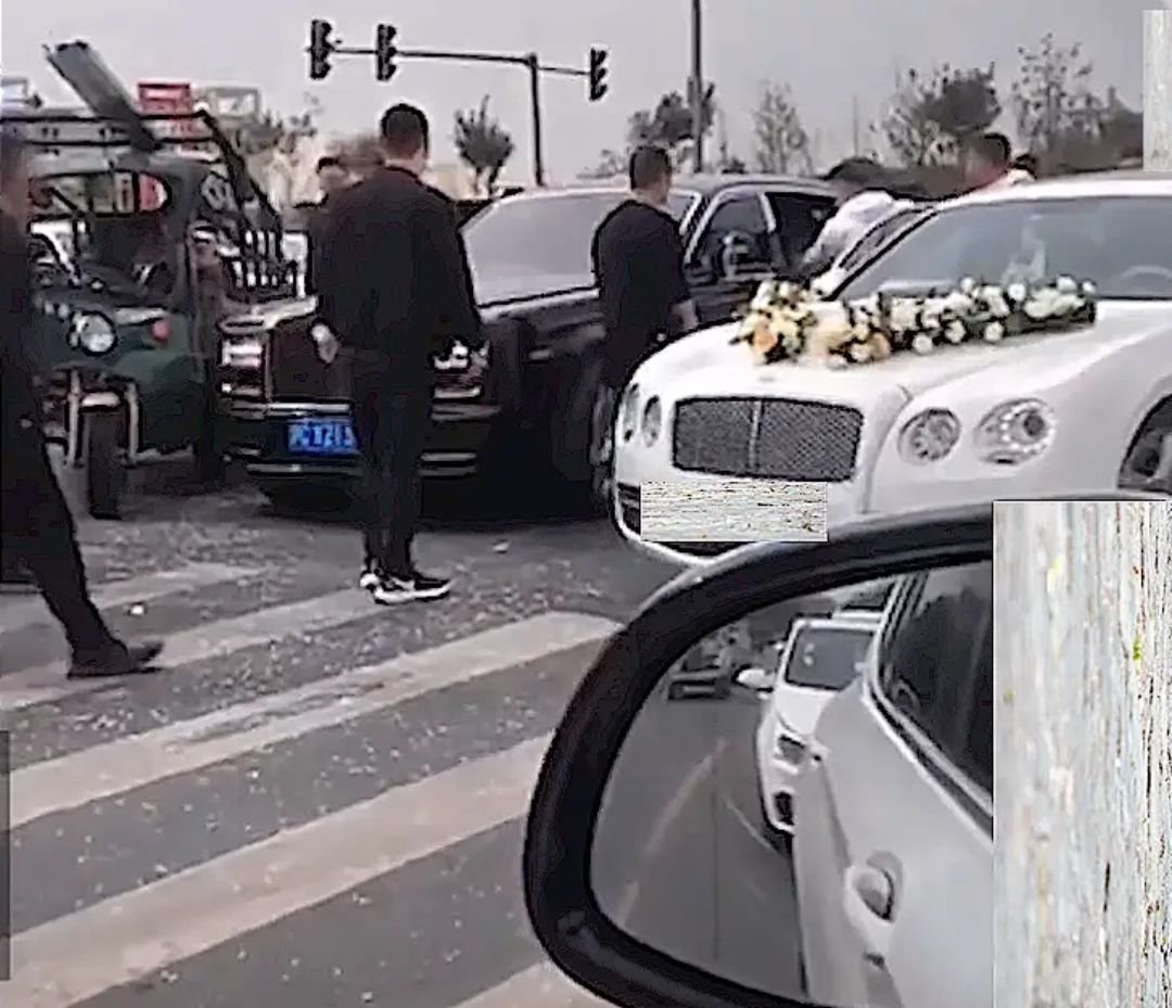 三轮车撞上劳斯莱斯全责，维修费80万起，为何有人说豪车要宽容？