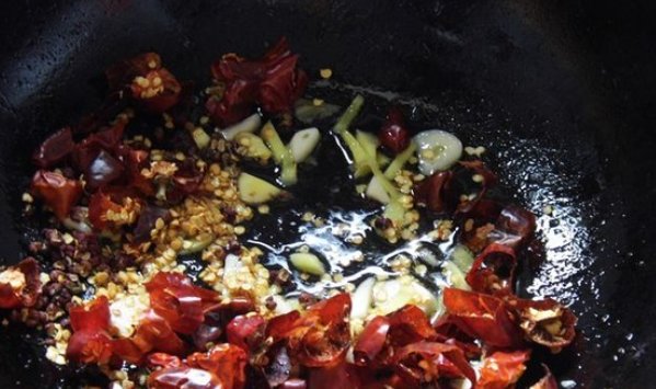 辣子鸡的制作方法视频