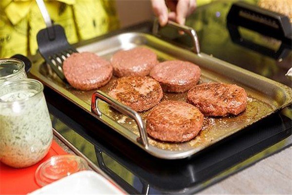 金字火腿推出国内首款人造肉饼，这样的肉饼口感如何？