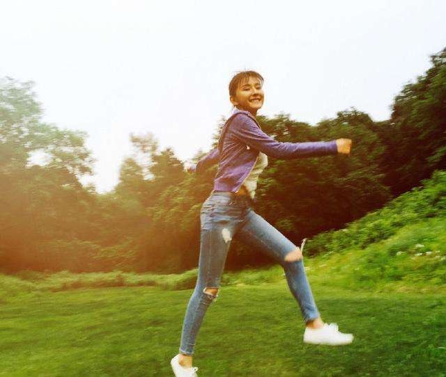 热依扎转发恶评，明星应该挂网友吗？