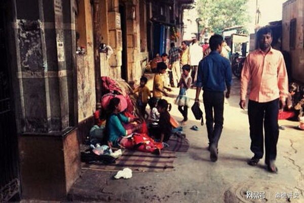 印度假酒案98人身亡，快速火化不报死讯，此案有何惊心内幕？