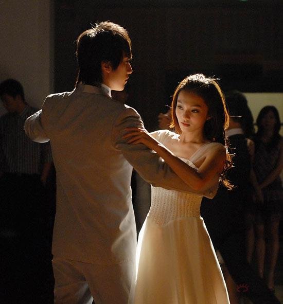 吴尊的发型后面图片！