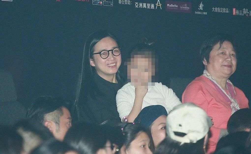 刘德华老婆朱丽倩 ，首富家族资产过千亿，她究竟是什么人？