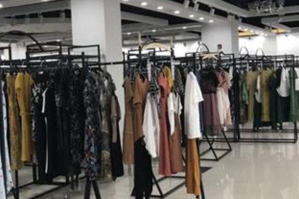 品牌折扣店的进货渠道是在哪?