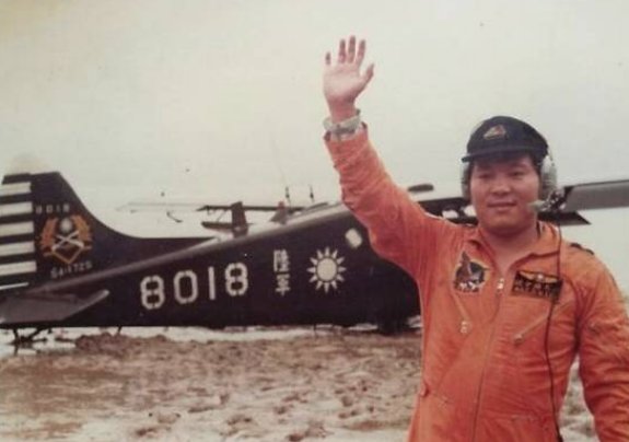 两航起义的详细情况，历史上有多少国民党起义飞行员回归大陆，现在的生活现状如何…