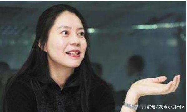当初入美籍叛逃美国的网球冠军胡娜，回国开画展挣钱，如今怎样了？